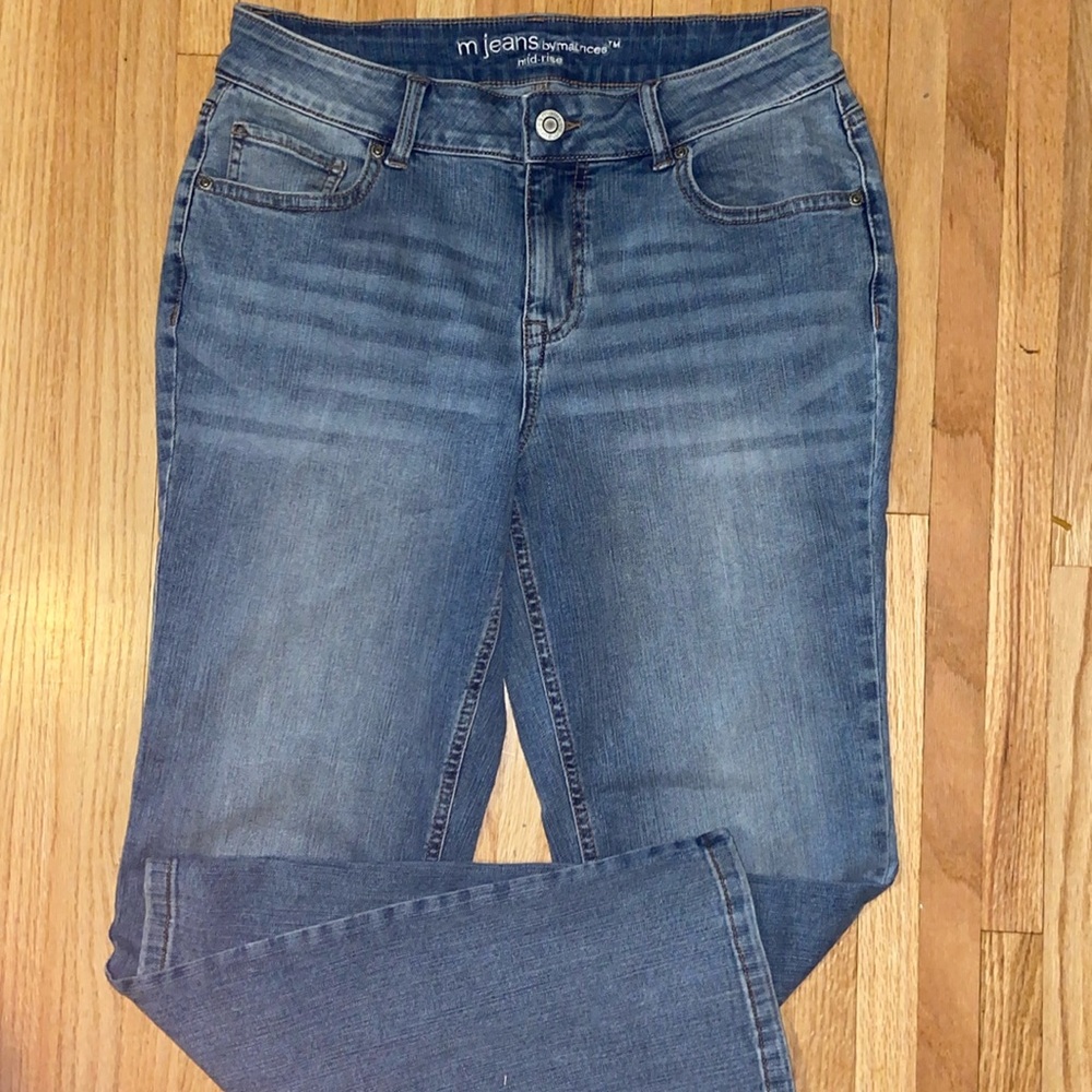 Maurice’s mid rise 8 short jeans